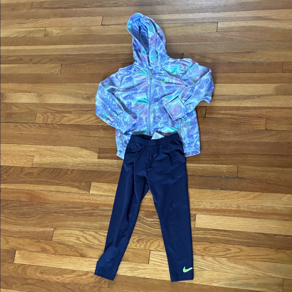 Girls Nike zip up jacket and leggings size 6 M (5-6 years)